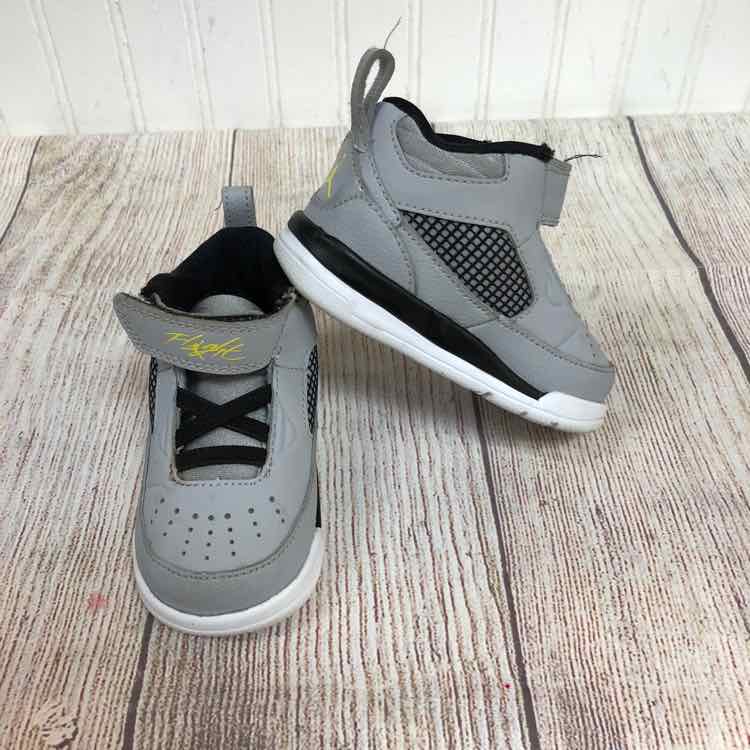 Boys fashion gray jordans