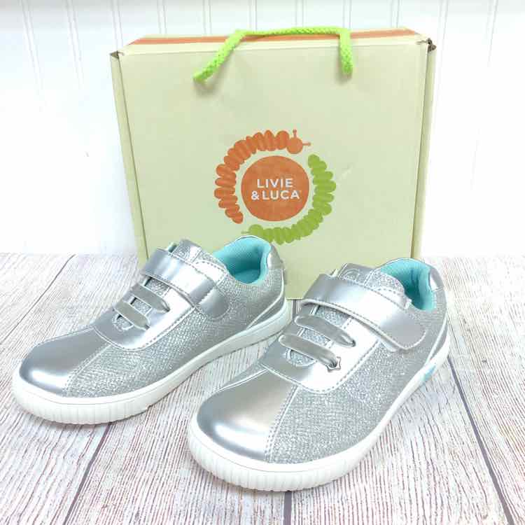 Girls sneakers size 2 online