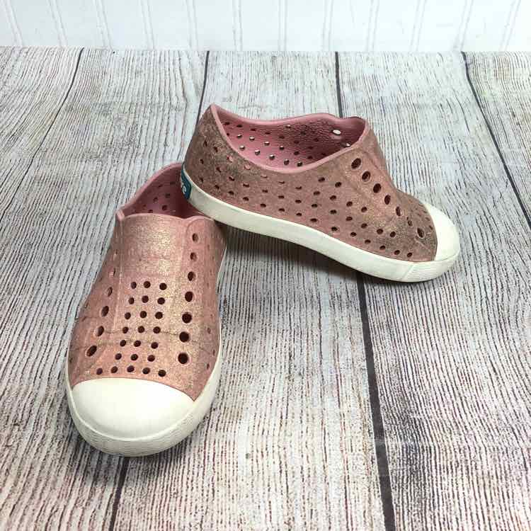 Native Pink Size 8 Girls Water Shoes