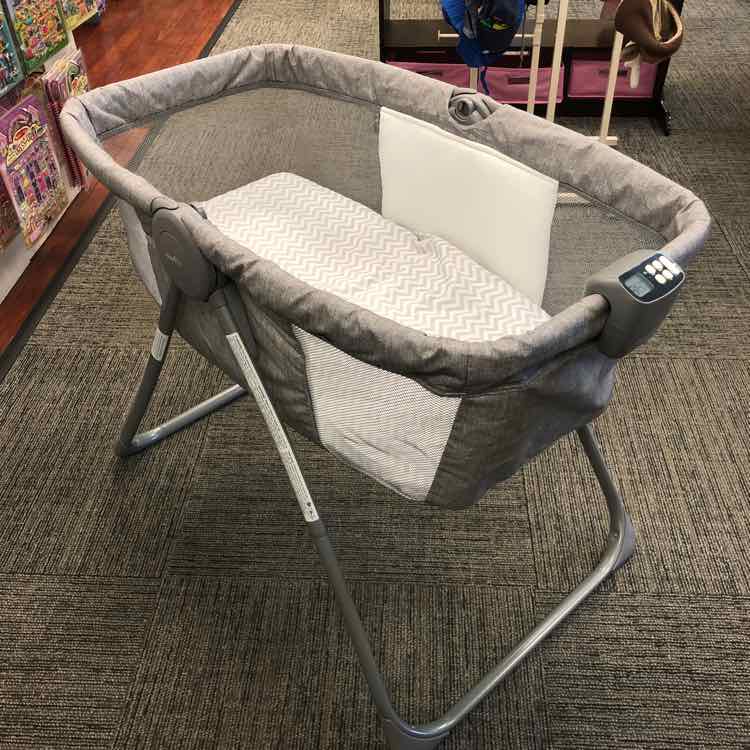 Evenflo Loft Portable Bassinet