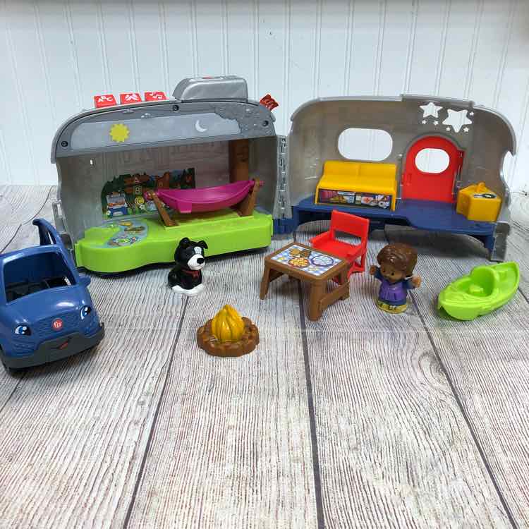 Fisher Price Light Up Learning Camper Little People