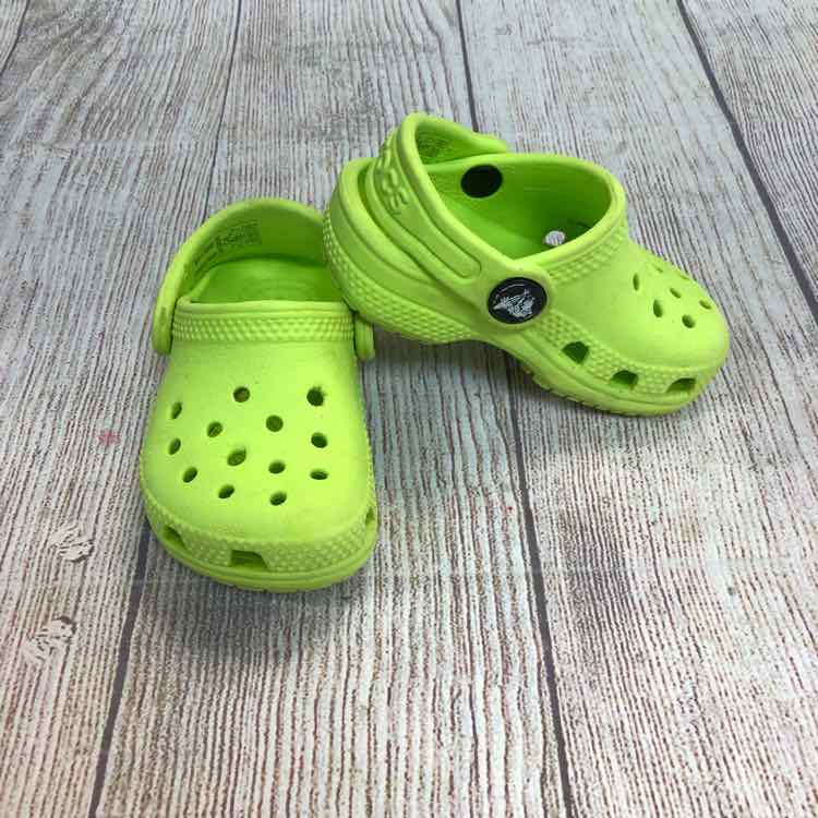 Crocs Green Size 4 Boys Crocs