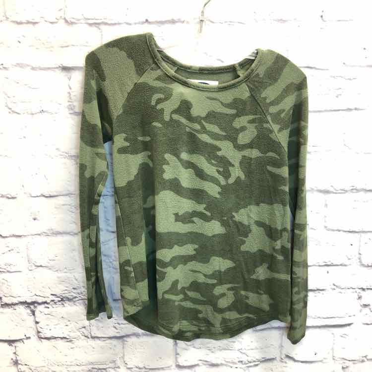 Old Navy Camo Size 8 Girls Sweater