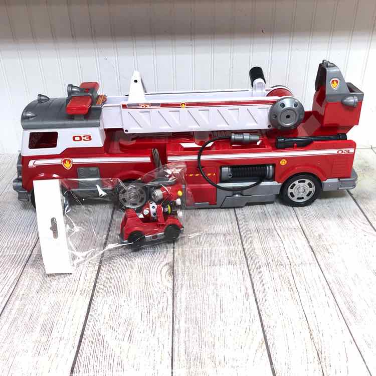 Paw Patrol Ultimate Rescue Fire Truck