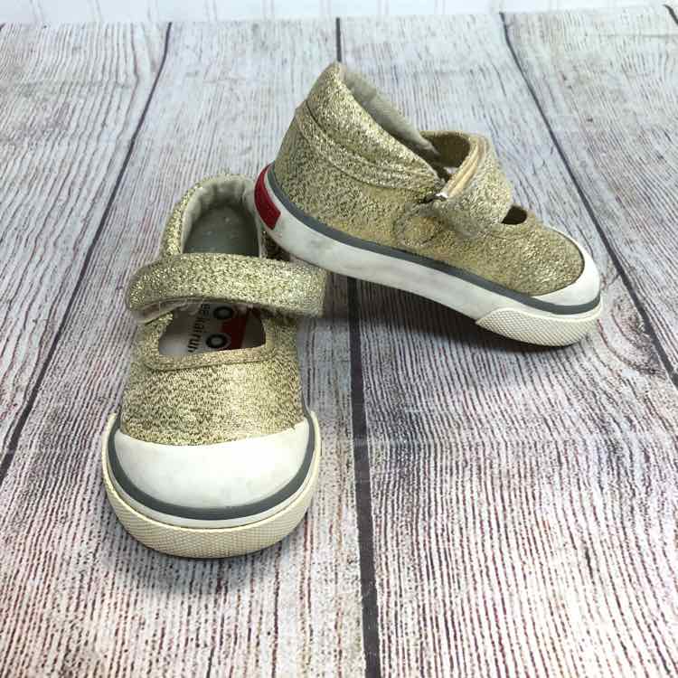 See Kai Run Gold Size 4 Girls Casual Shoes