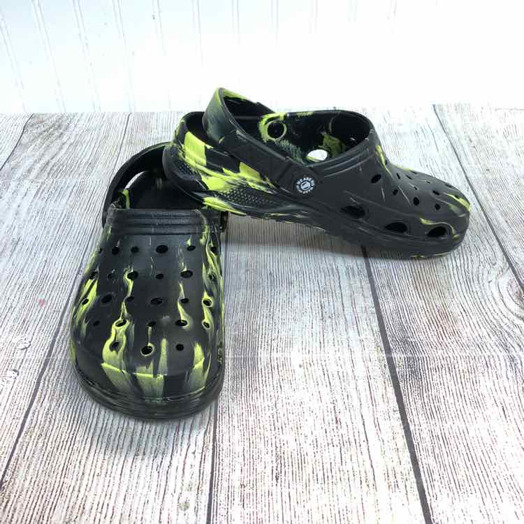 Big Wasp Black Size 4 Boys Water Shoes