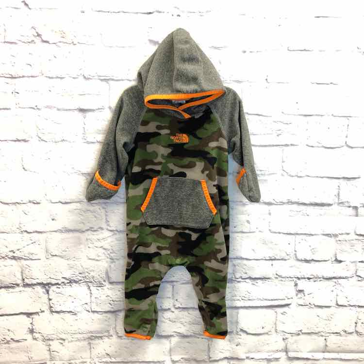 The North Face Camo Size 3-6 Months Boys Romper