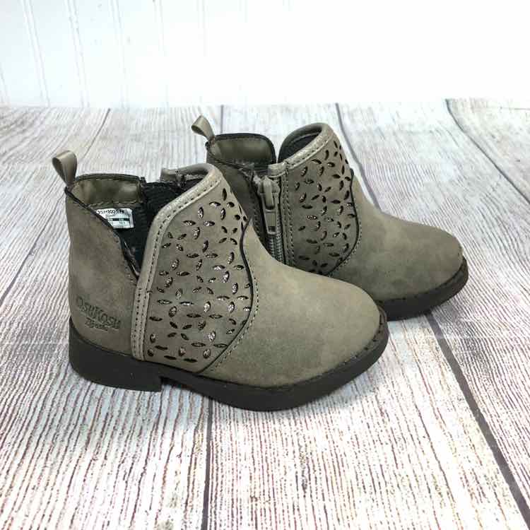 Oshkosh Gray Size 5 Girls Boots