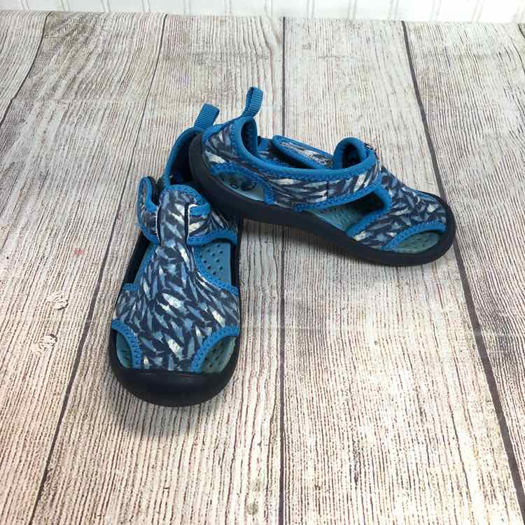 Oshkosh Blue Size 9 Boys Water Shoes