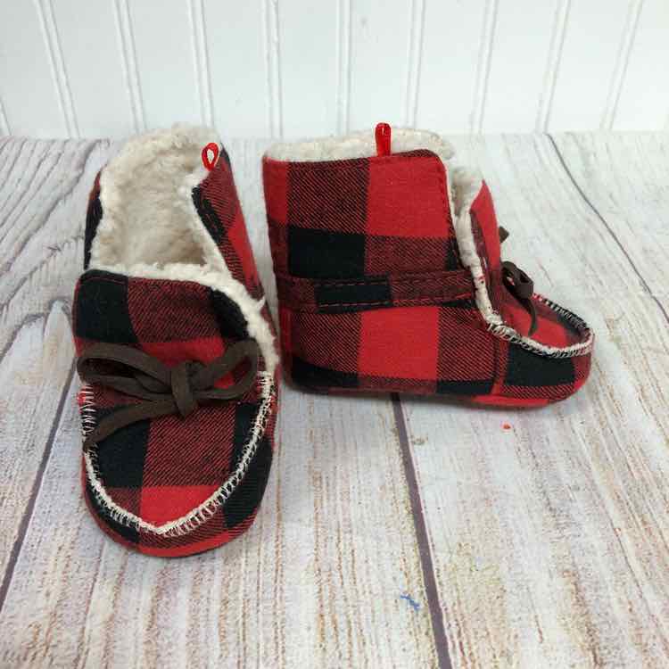 MudPie Red & Black Size 0-6 months Boys Booties