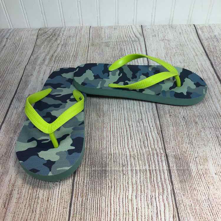 Cat & Jack Green Size 13 Boys Flip Flops