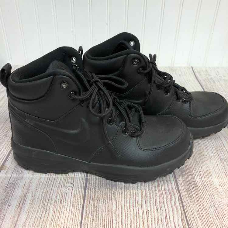 Nike Manoa LTR Black Size 4 Big Kids Boots