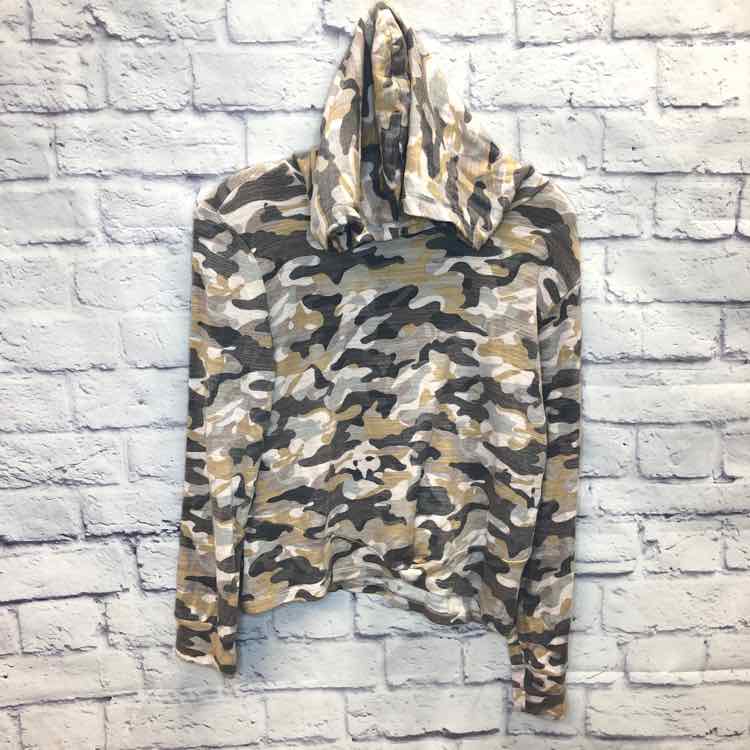 Old Navy Camo Size 14 Girls Long Sleeve Shirt